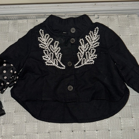 TWO BABY GIRL TOPS FOR SALE SIZE 0-3 MONTHS - Picture 5 of 9